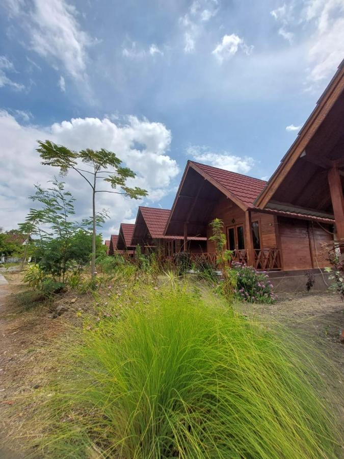 Arung Rinjani Hotel Senaru Eksteriør billede